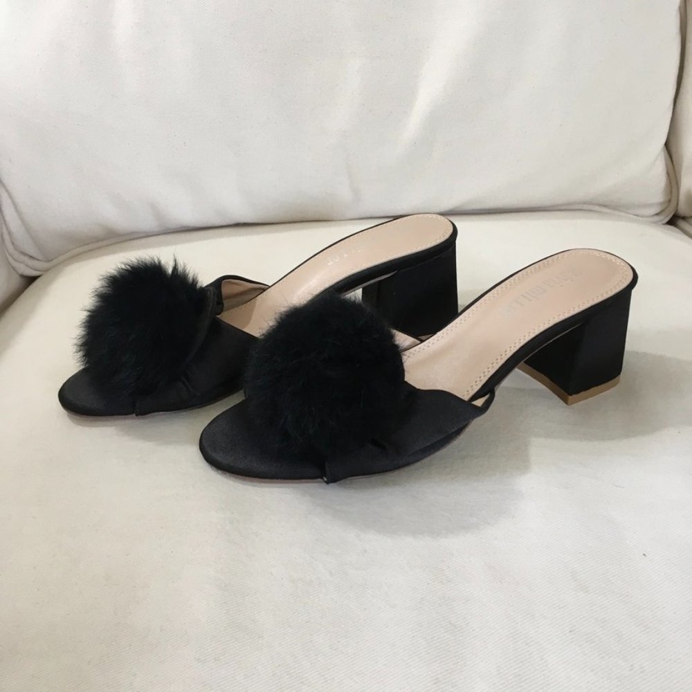 Olivia Miller Sunny Side Block Heel sandal NWOT